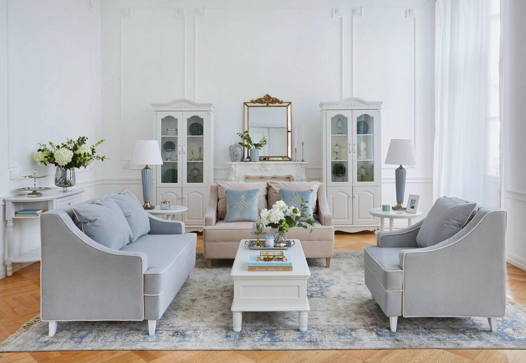 Divani shabby chic della collezione Coppelia