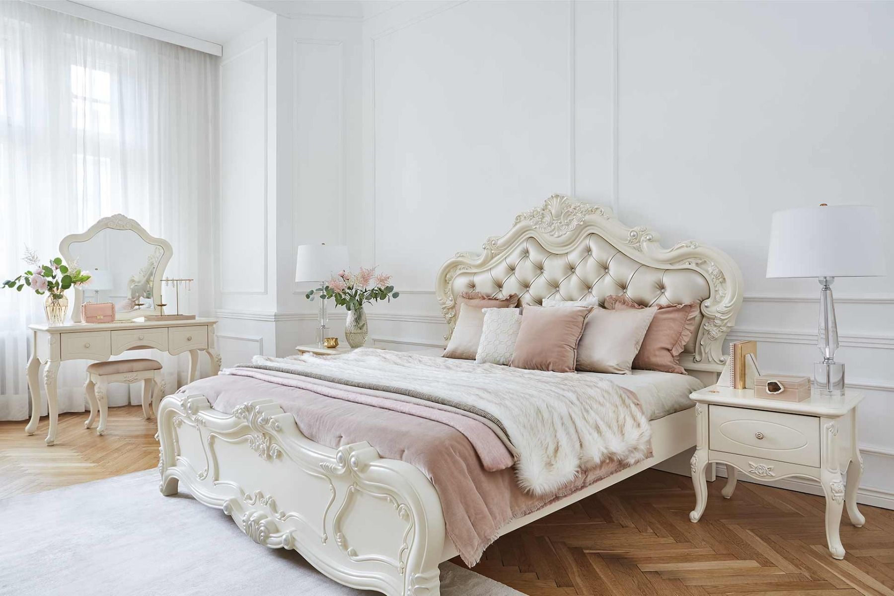 Cerchi un letto classico per completare la camera da letto? Scopri il catalogo letto classico imbottito matrimoniale color avorio arrediorg bella